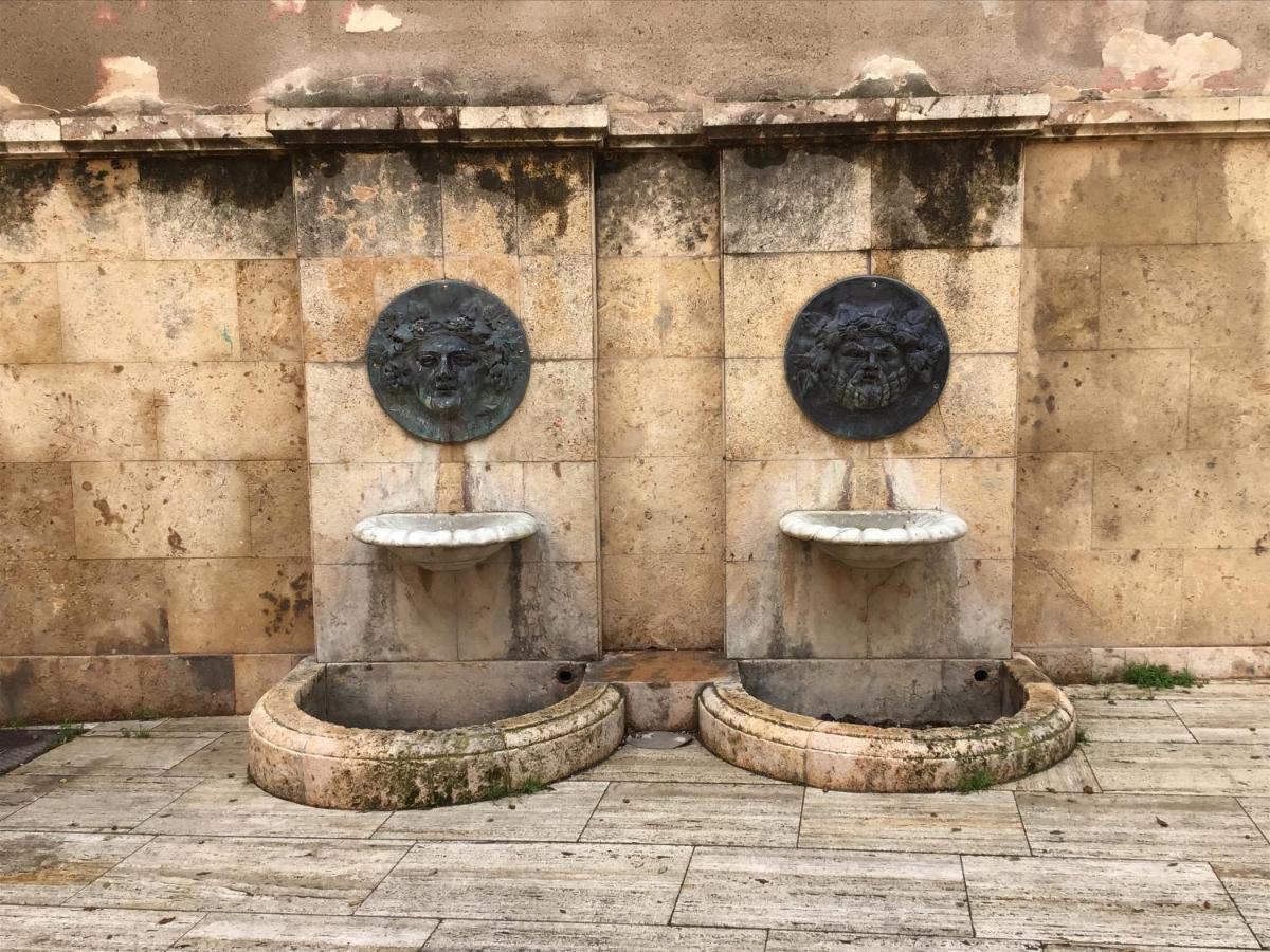 דירות טראגונה Pigal 1 Apartament Centre Historic מראה חיצוני תמונה