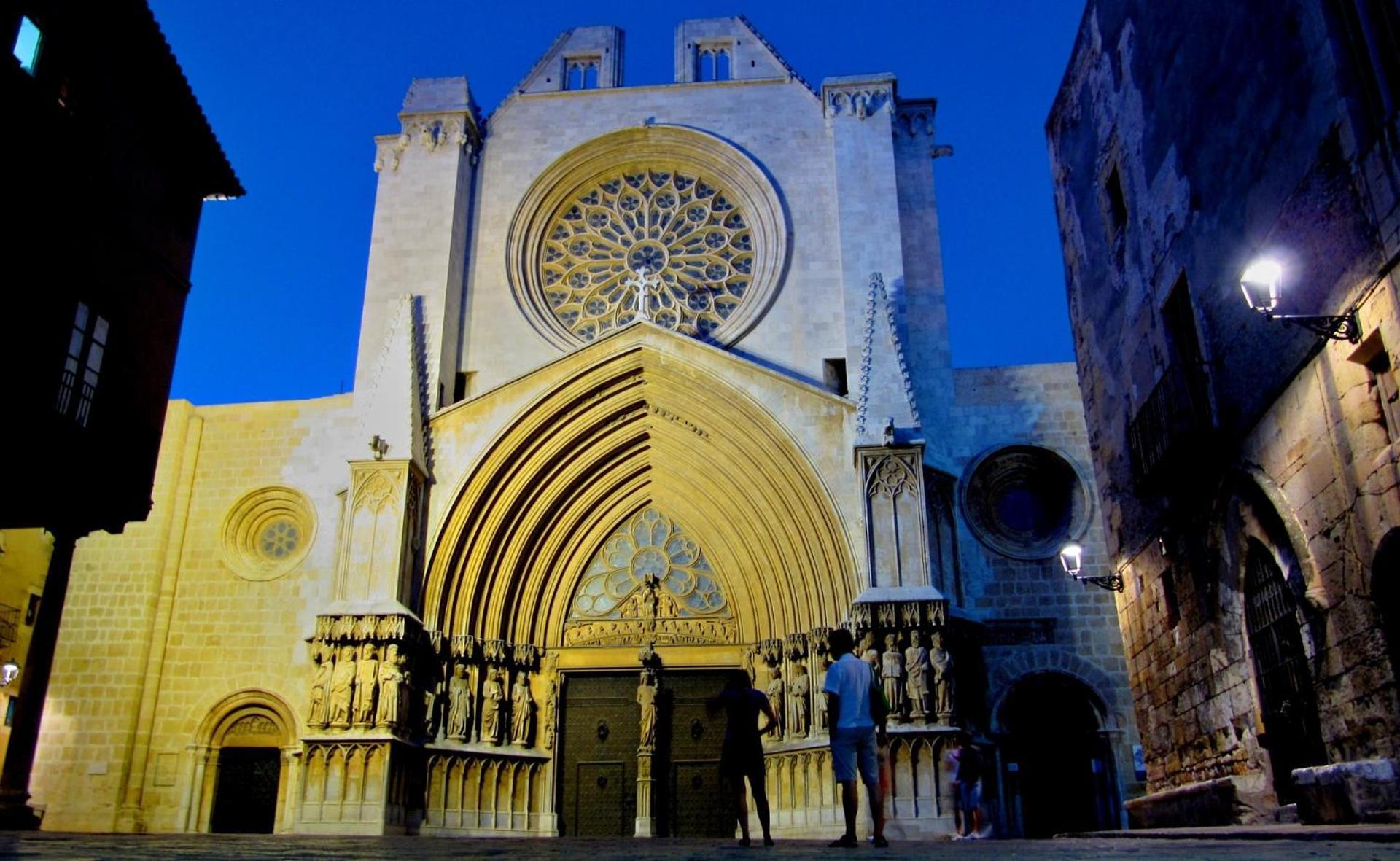 דירות טראגונה Pigal 1 Apartament Centre Historic מראה חיצוני תמונה